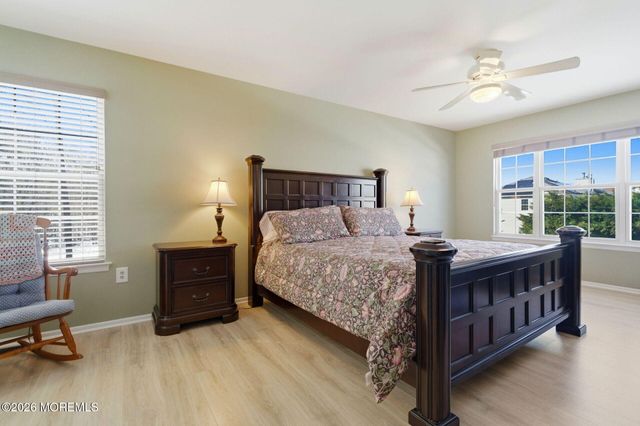 42 Diamond Lane, Howell, NJ 07731