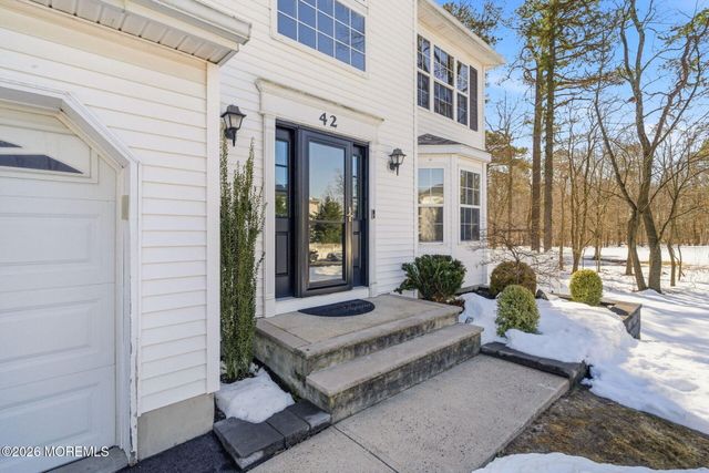 42 Diamond Lane, Howell, NJ 07731