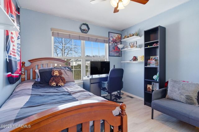 42 Diamond Lane, Howell, NJ 07731