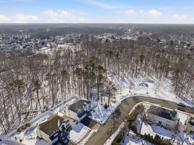 42 Diamond Lane, Howell, NJ 07731