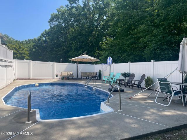 42 Diamond Lane, Howell, NJ 07731