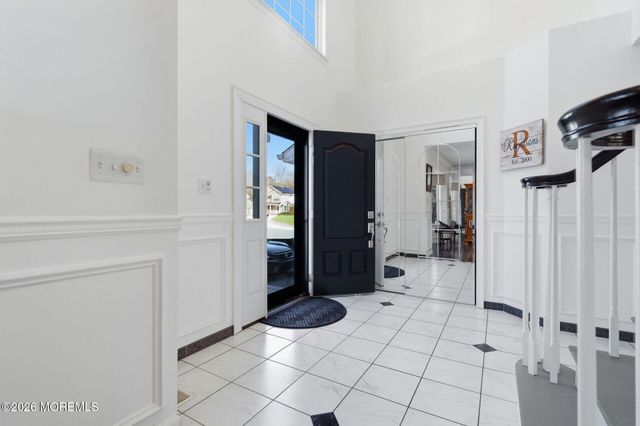 42 Diamond Lane, Howell, NJ 07731