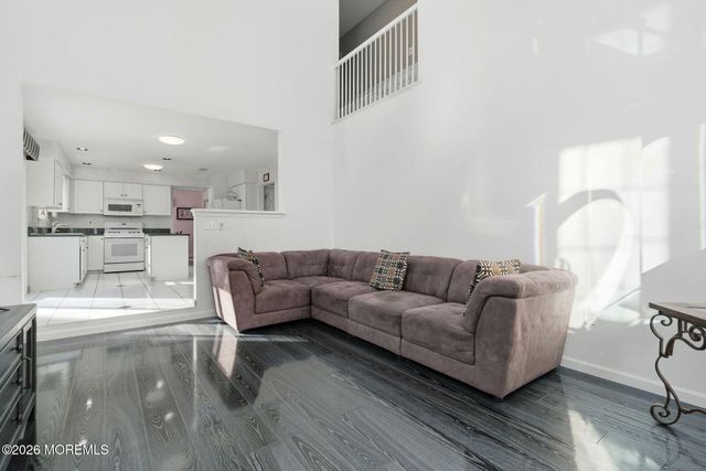 42 Diamond Lane, Howell, NJ 07731