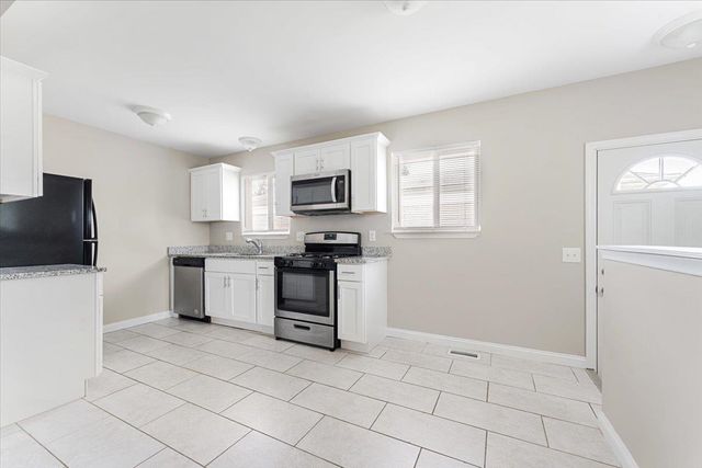 23021 Almond Avenue, Eastpointe, MI 48021