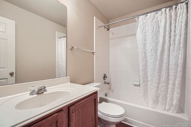 13127 Essen Frst, Helotes, TX 78023