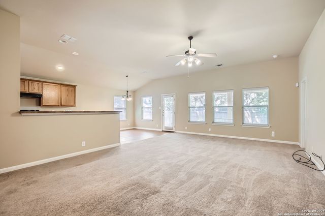 13127 Essen Frst, Helotes, TX 78023