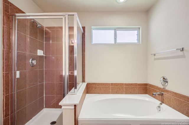 13127 Essen Frst, Helotes, TX 78023