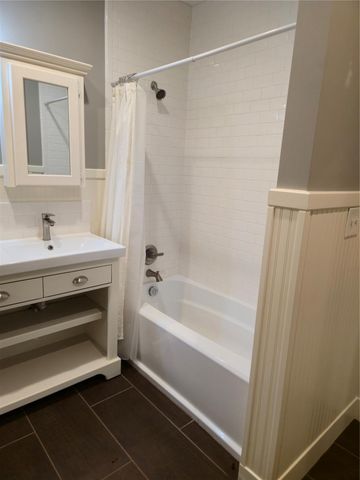 402 4th Street, Sealy, TX 77474