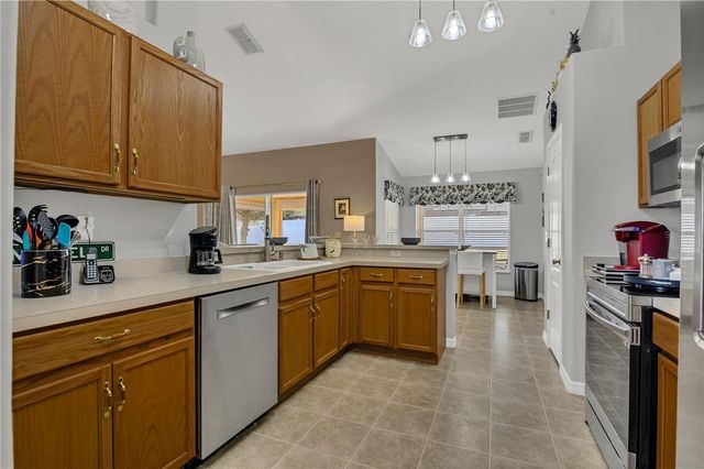 10521 CEDAR FOREST CIRCLE, Clermont, FL 34711