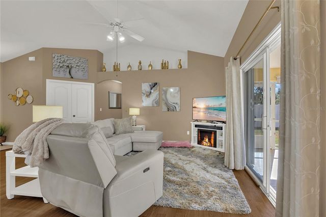 10521 CEDAR FOREST CIRCLE, Clermont, FL 34711