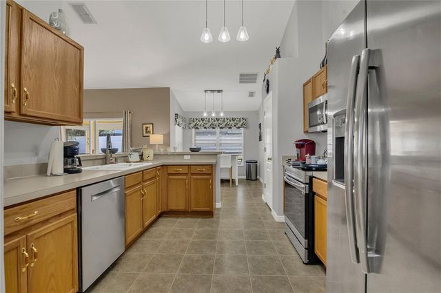 10521 CEDAR FOREST CIRCLE, Clermont, FL 34711