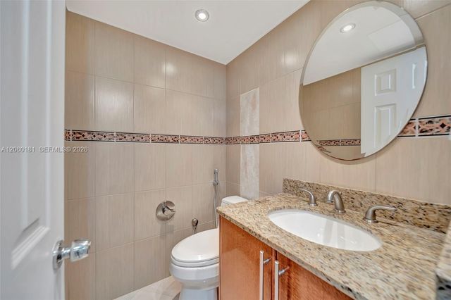 200 172nd St 220, Sunny Isles Beach, FL 33160