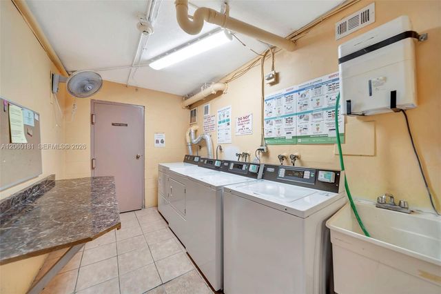 200 172nd St 220, Sunny Isles Beach, FL 33160