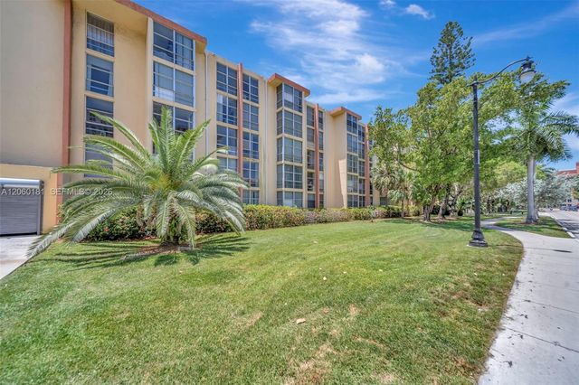 200 172nd St 220, Sunny Isles Beach, FL 33160
