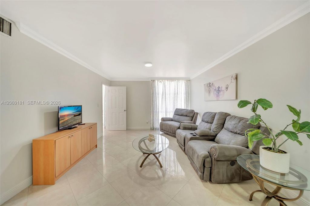 200 172nd St 220, Sunny Isles Beach, FL 33160