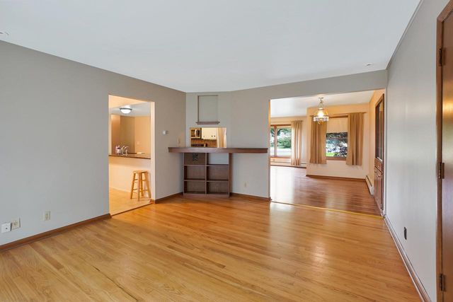 W224N5025 East View DRIVE, Sussex, WI 53089