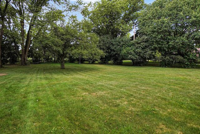 W224N5025 East View DRIVE, Sussex, WI 53089