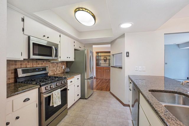 W224N5025 East View DRIVE, Sussex, WI 53089