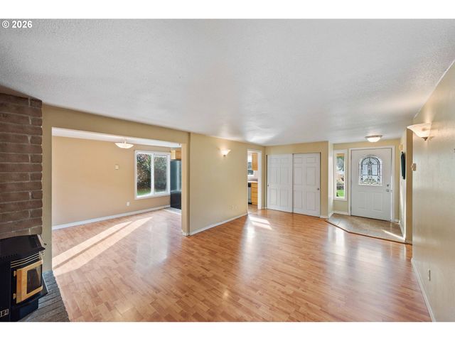 3461 SCOTT Ct, North Bend, OR 97459