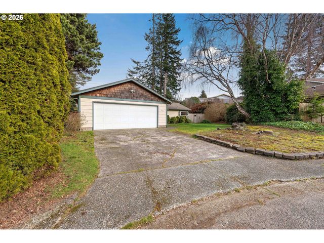 3461 SCOTT Ct, North Bend, OR 97459