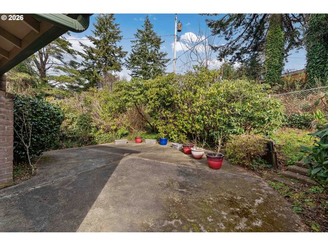3461 SCOTT Ct, North Bend, OR 97459