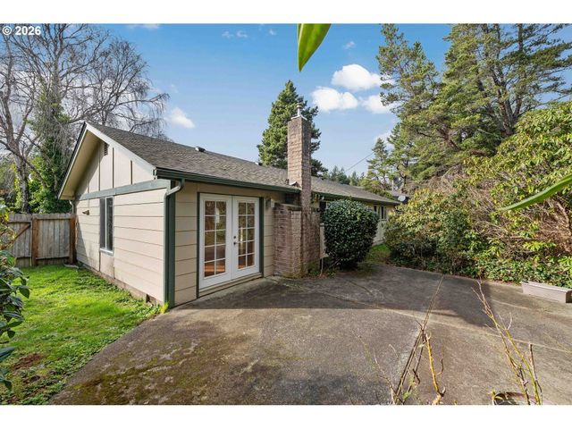 3461 SCOTT Ct, North Bend, OR 97459