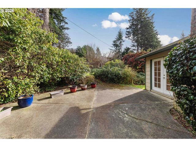3461 SCOTT Ct, North Bend, OR 97459
