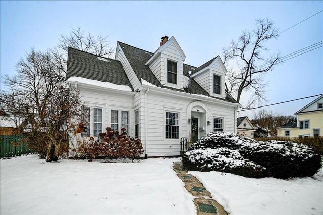 809 Oak Street, Baraboo, WI 53913