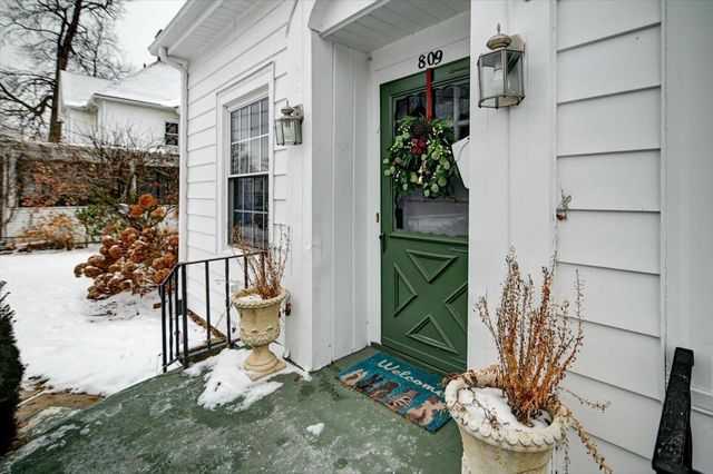 809 Oak Street, Baraboo, WI 53913