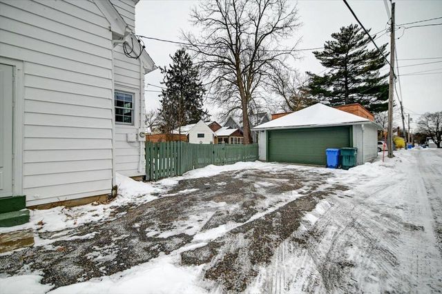 809 Oak Street, Baraboo, WI 53913