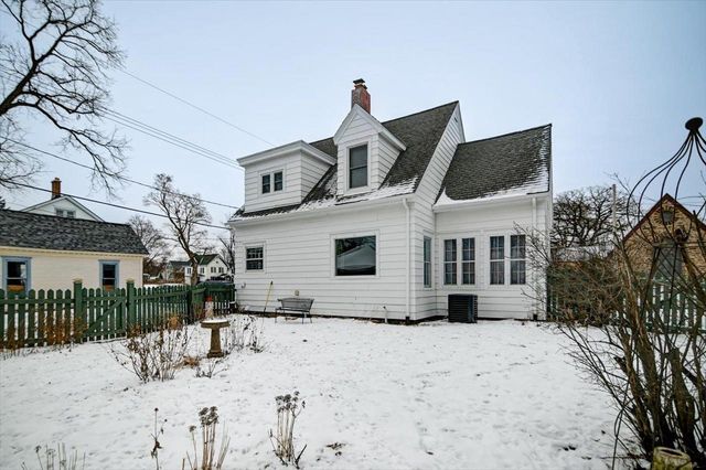 809 Oak Street, Baraboo, WI 53913