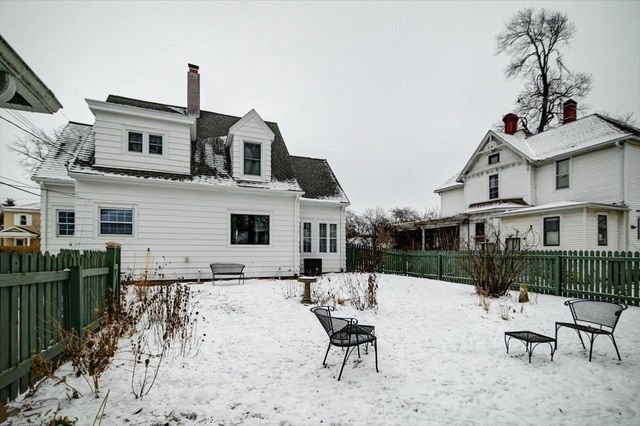 809 Oak Street, Baraboo, WI 53913