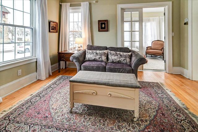 809 Oak Street, Baraboo, WI 53913