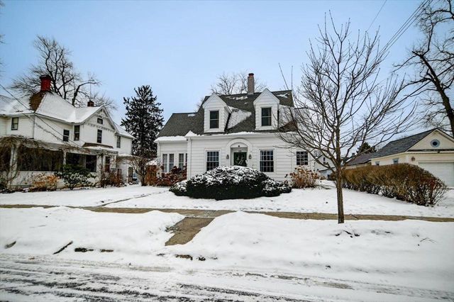 809 Oak Street, Baraboo, WI 53913