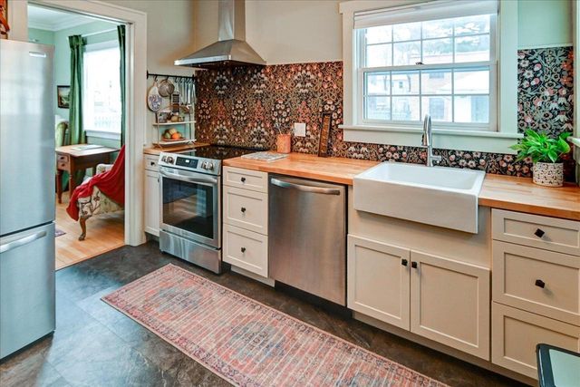 809 Oak Street, Baraboo, WI 53913