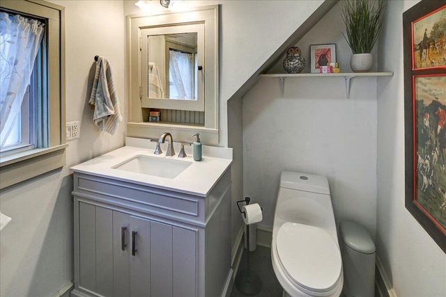 809 Oak Street, Baraboo, WI 53913