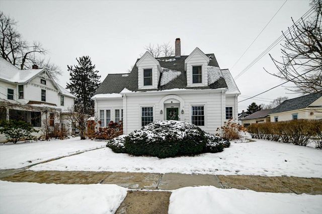 809 Oak Street, Baraboo, WI 53913