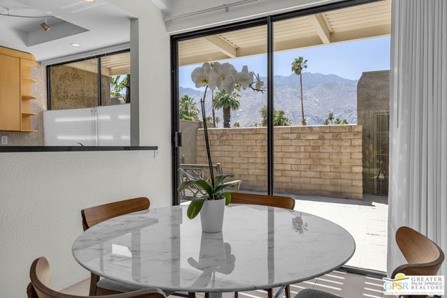 858 N Calle De Mimosas, Palm Springs, CA 92262