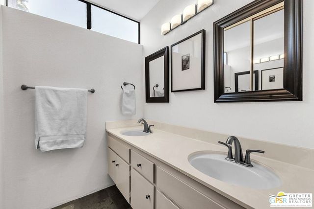 858 N Calle De Mimosas, Palm Springs, CA 92262