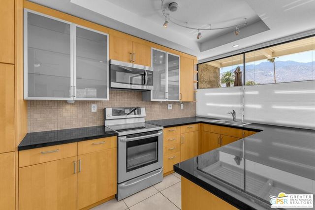 858 N Calle De Mimosas, Palm Springs, CA 92262