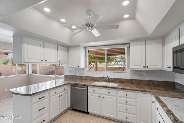 9654 N 18TH Street, Phoenix, AZ 85020