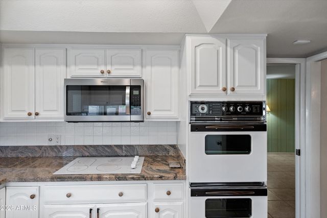 9654 N 18TH Street, Phoenix, AZ 85020