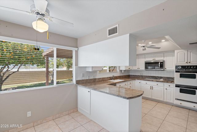 9654 N 18TH Street, Phoenix, AZ 85020