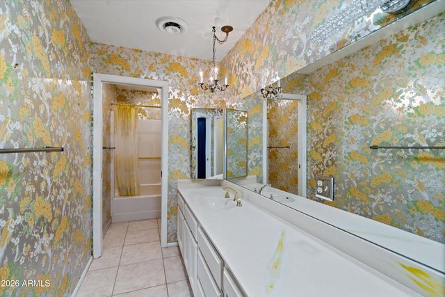 9654 N 18TH Street, Phoenix, AZ 85020