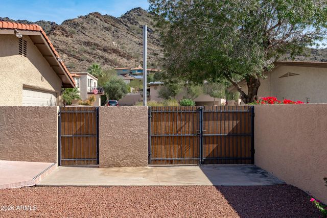 9654 N 18TH Street, Phoenix, AZ 85020