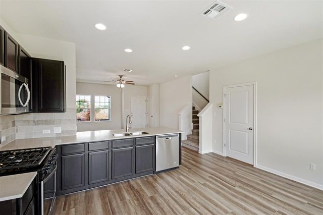 404 Spiny Lizard LN, San Marcos, TX 78666
