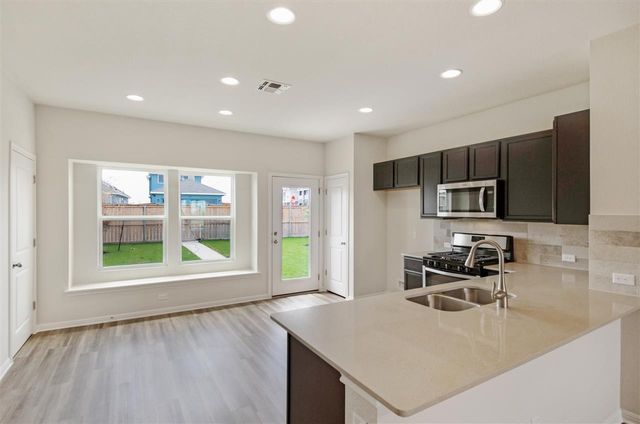 404 Spiny Lizard LN, San Marcos, TX 78666