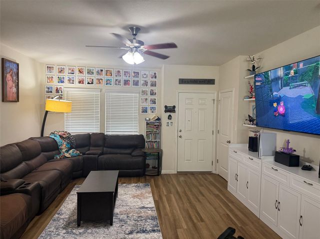 404 Spiny Lizard LN, San Marcos, TX 78666