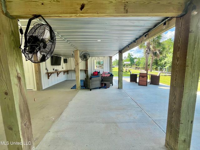 4024 Blue Jay Street, Bay Saint Louis, MS 39520