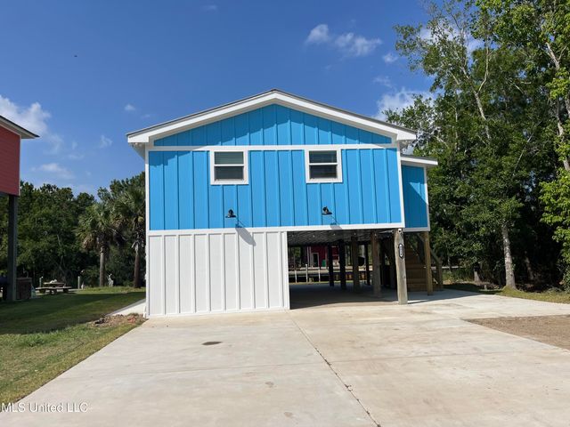 4024 Blue Jay Street, Bay Saint Louis, MS 39520